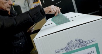 ATTIVITA' DI VOTO AL SEGGIO ELETTORALE