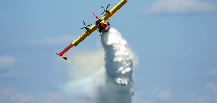 Un canadair in azione